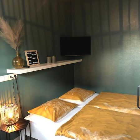 Nieboer Bed & Breakfast เฟราเวนโปลเดอร์ ภายนอก รูปภาพ
