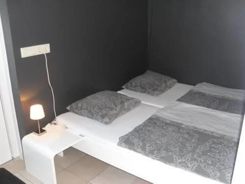 Nieboer Bed & Breakfast เฟราเวนโปลเดอร์ ภายนอก รูปภาพ